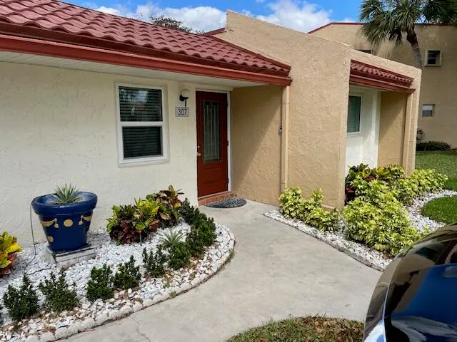 WELCOME HOME at 307 Lake Evelyn Drive, West Palm Beach