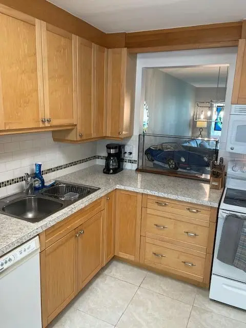 KITCHEN INTO LR at 307 Lake Evelyn Drive, West Palm Beach