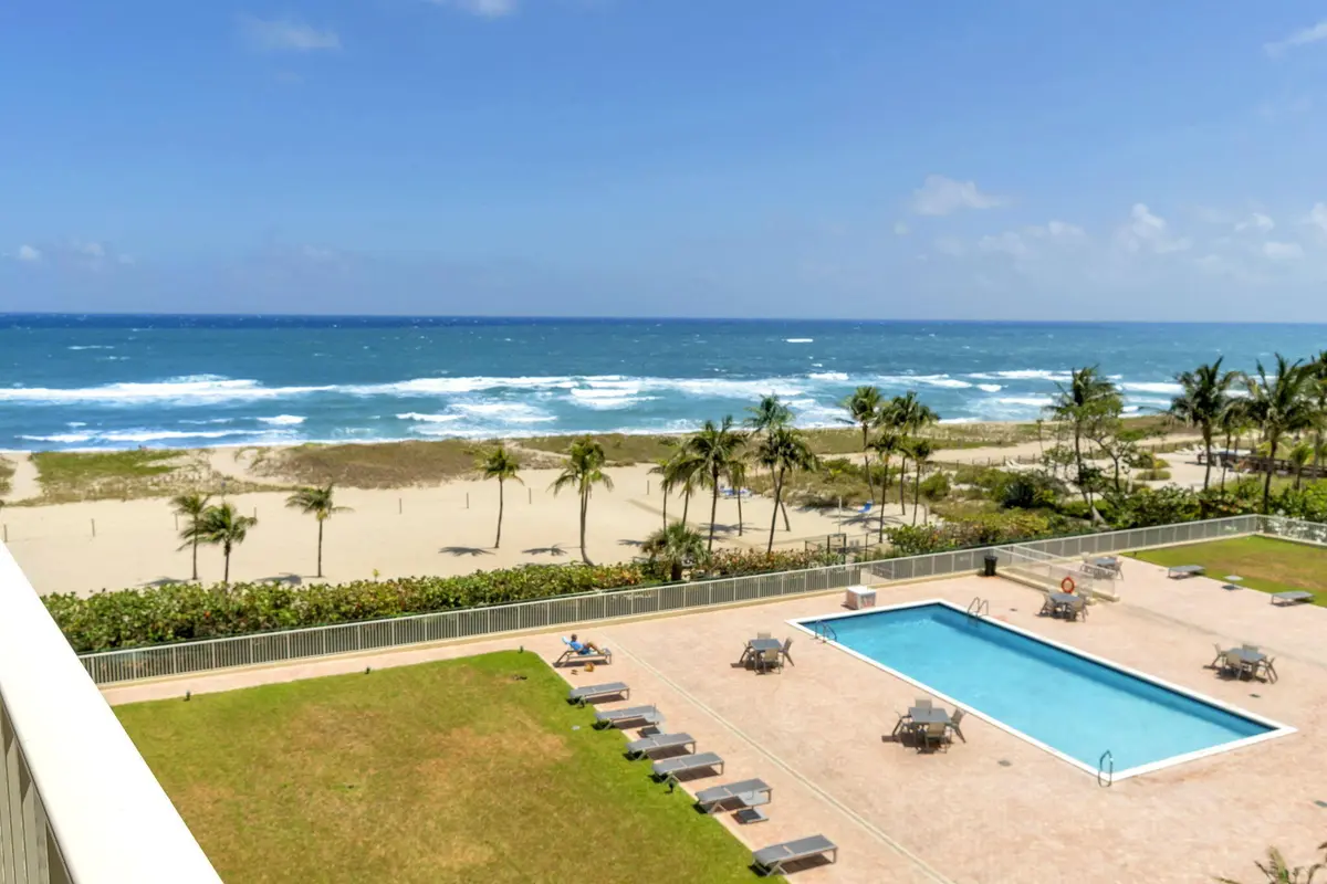 30-web-or-mls-DSC04969dsc04969 at 750 N Ocean Boulevard Apt 604, Pompano Beach