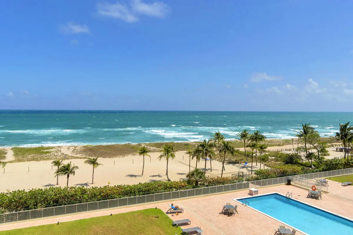 31-web-or-mls-DSC04970dsc04970 at 750 N Ocean Boulevard Apt 604, Pompano Beach