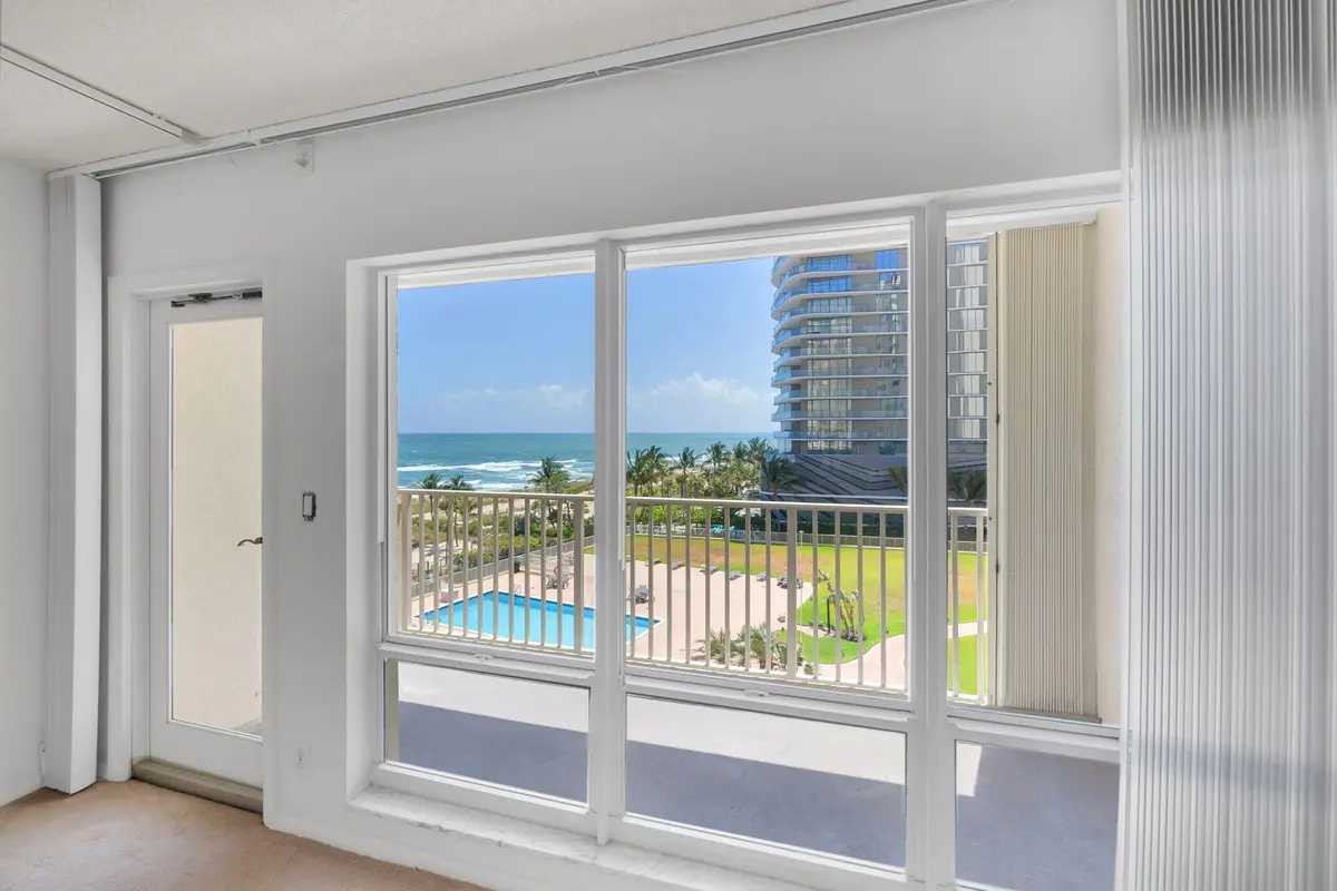 14-web-or-mls-DSC04887dsc04887 at 750 N Ocean Boulevard Apt 604, Pompano Beach