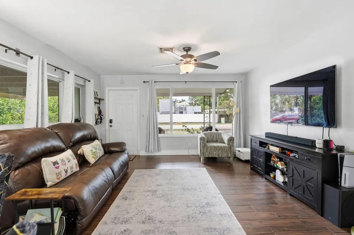 Living Room at 2725 NE 6th Avenue, Wilton Manors