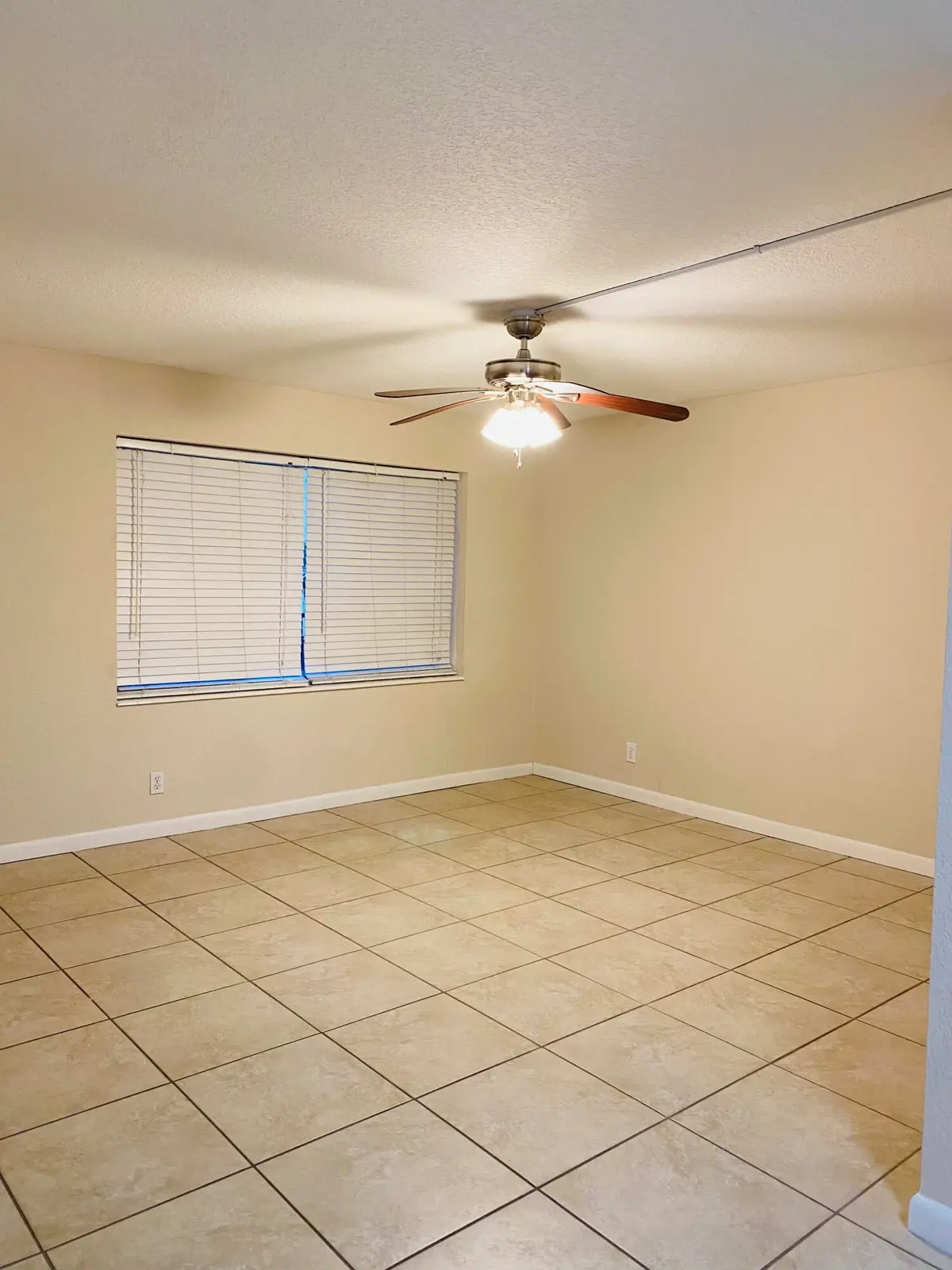 living room yacht at 124 Yacht Club Drive 1, North Palm Beach