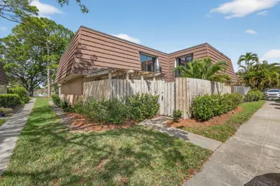 711 7th Lane, Palm Beach Gardens – sold