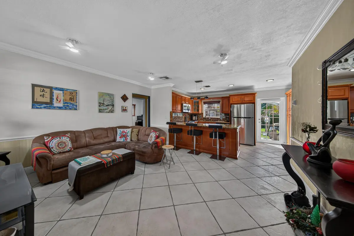 kussack-11 (1) at 270 NE 42nd Street, Oakland Park