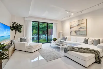 3030 N Ocean Boulevard S104, Fort Lauderdale – sold