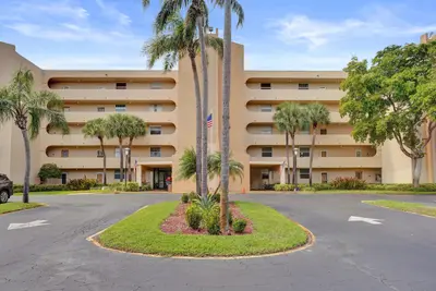6461 NW 2nd Avenue 116, Boca Raton – Condominium for sale