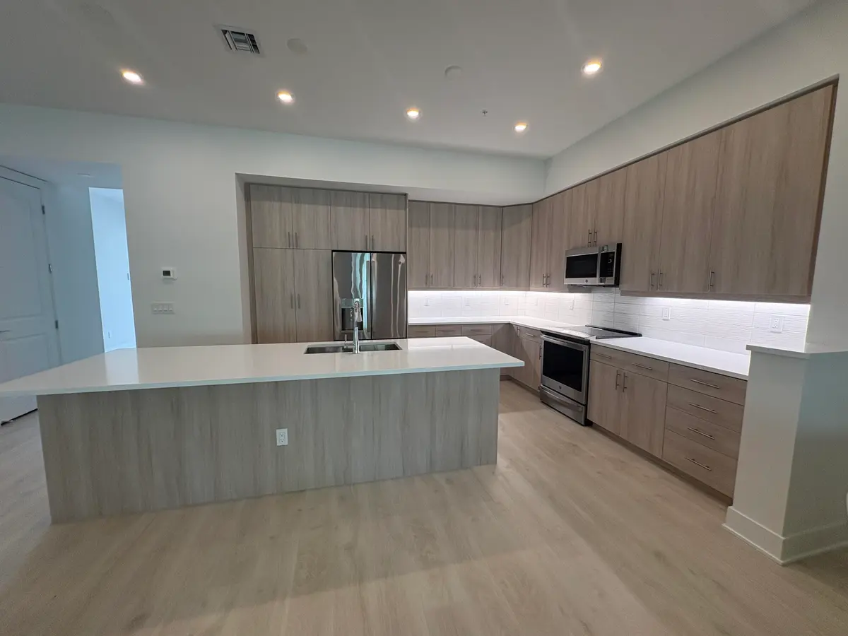 Kitchen Island at 109 Royal Palm Circle, Tequesta