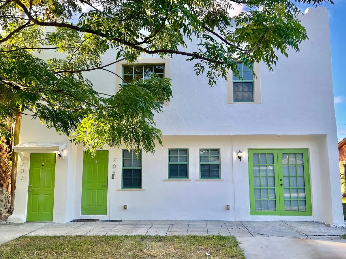 5555 ext apt bldg at 5555 Garden Avenue, West Palm Beach