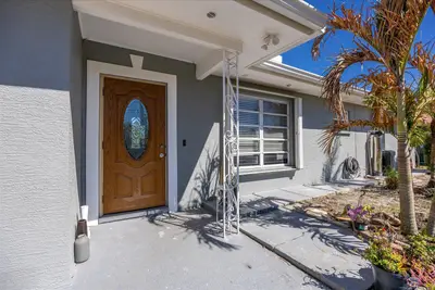 403 NE Oleander Avenue, Port St. Lucie – sold