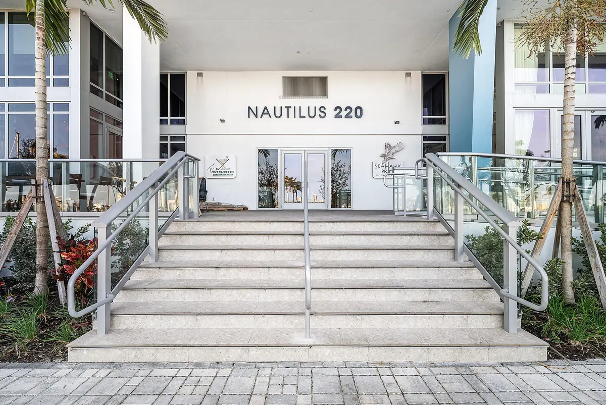 Nautilus 220 at 220 Lake Shore Drive 1010, Lake Park