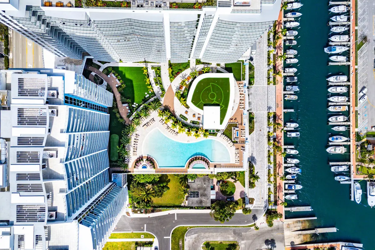 Aerial at 220 Lake Shore Drive 1010, Lake Park