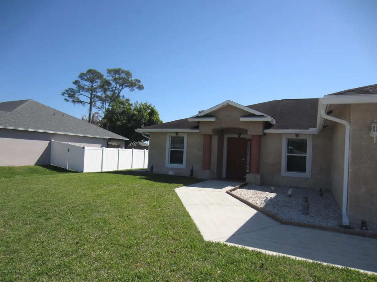IMG_2177 at 4702 Seagrape Drive, Fort Pierce