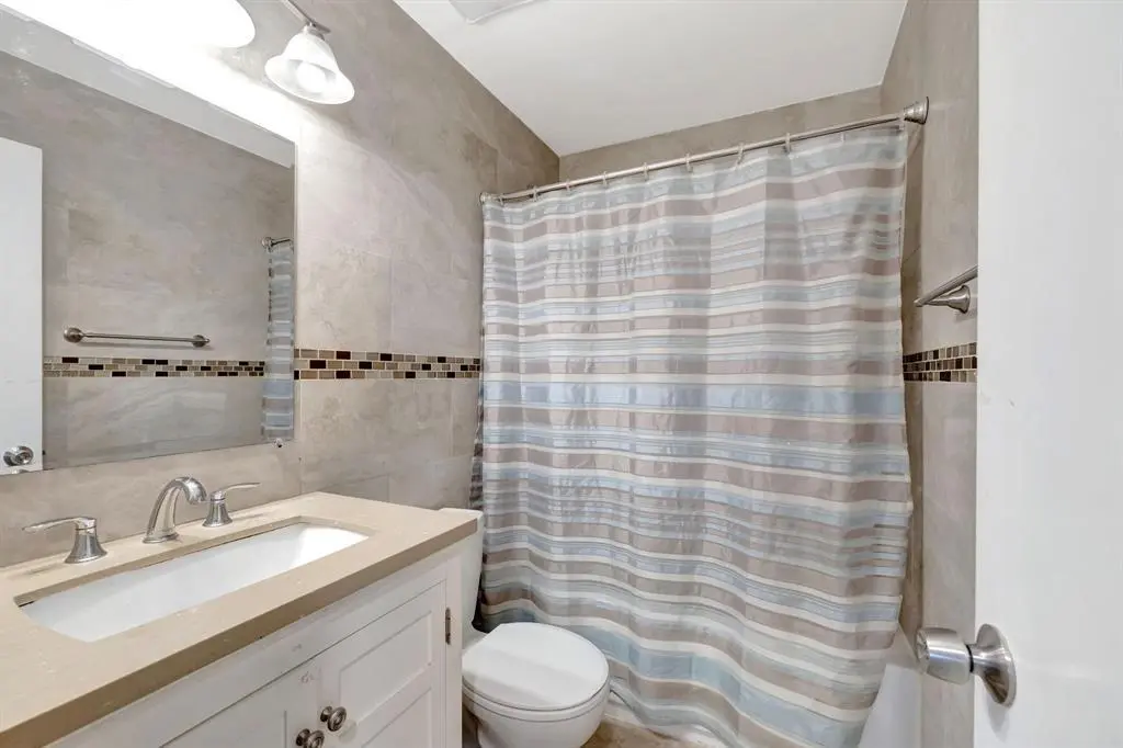 GUEST BATH at 8605 W Sample Road 311, Coral Springs