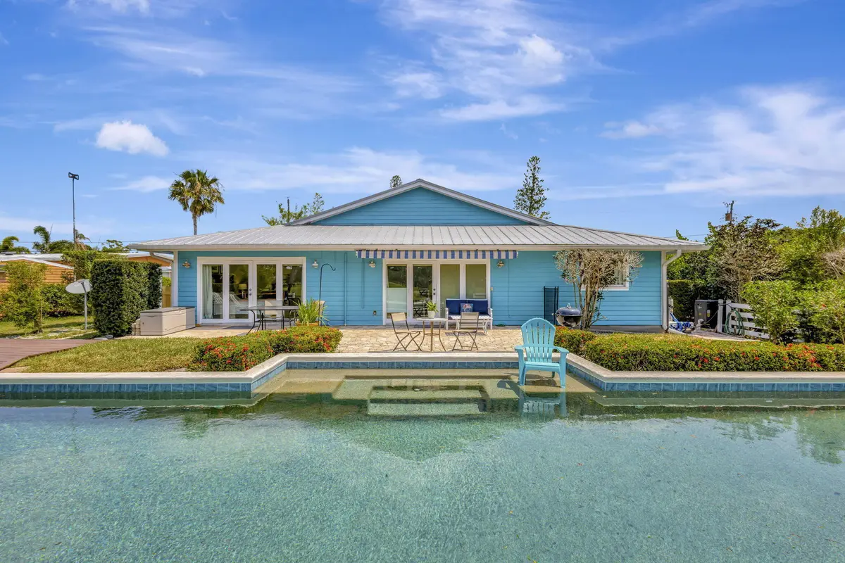 43-web-or-mls-5P1A2057 at 2940 SE Treasure Island Road, Port St. Lucie