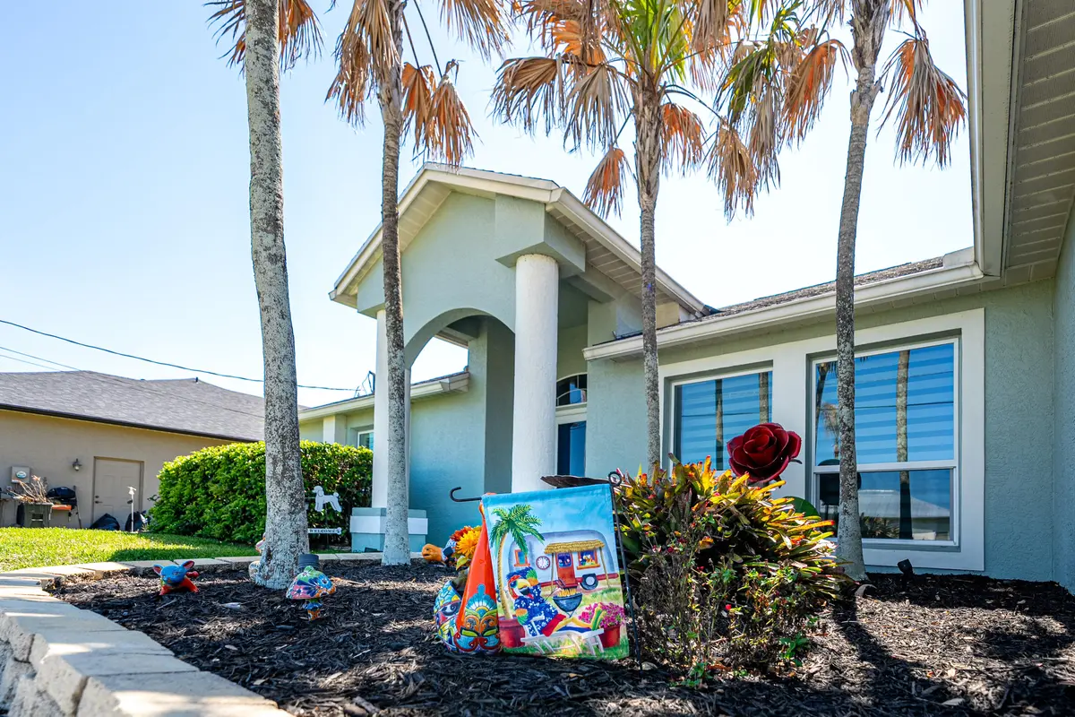 epoxy-walkway-torino-psl at 5754 NW Jigsaw Lane, Port St. Lucie