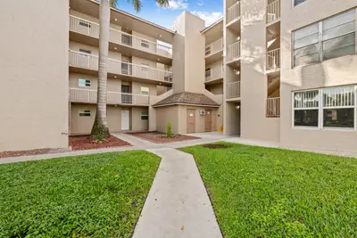 9480 Tangerine Place 102, Davie – sold