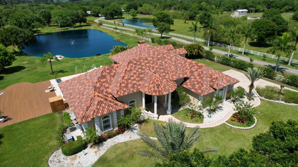 1 Exteriors (02) at 6780 49th Street, Vero Beach