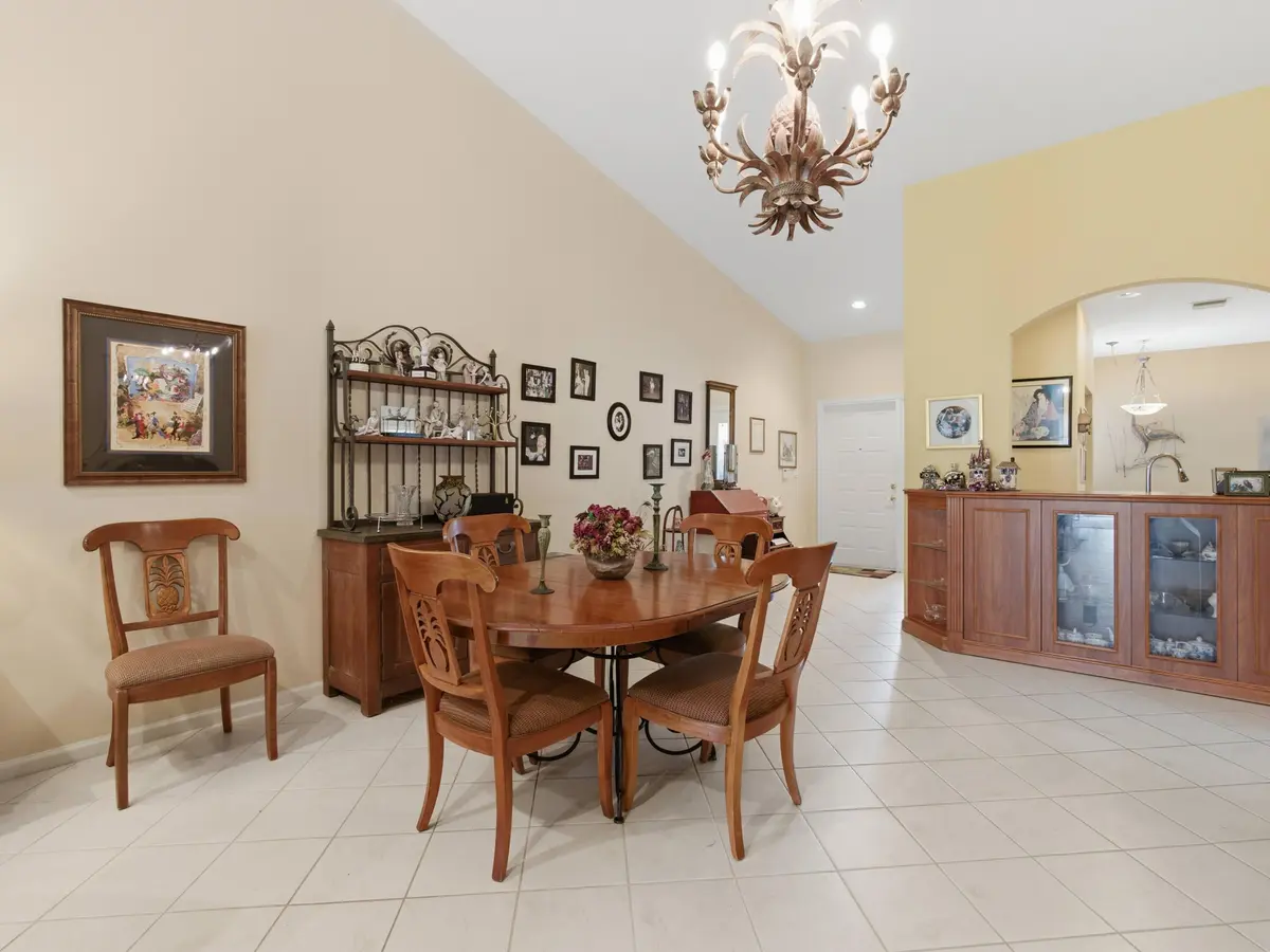 Dining at 9624 Crescent View Drive, Boynton Beach