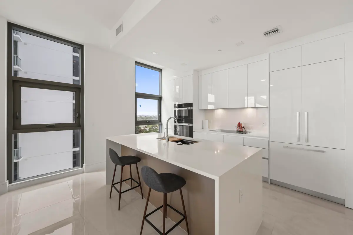 220 Lake Shore Drive - 34.jpg-FULL at 220 Lake Shore Drive 1125, Lake Park