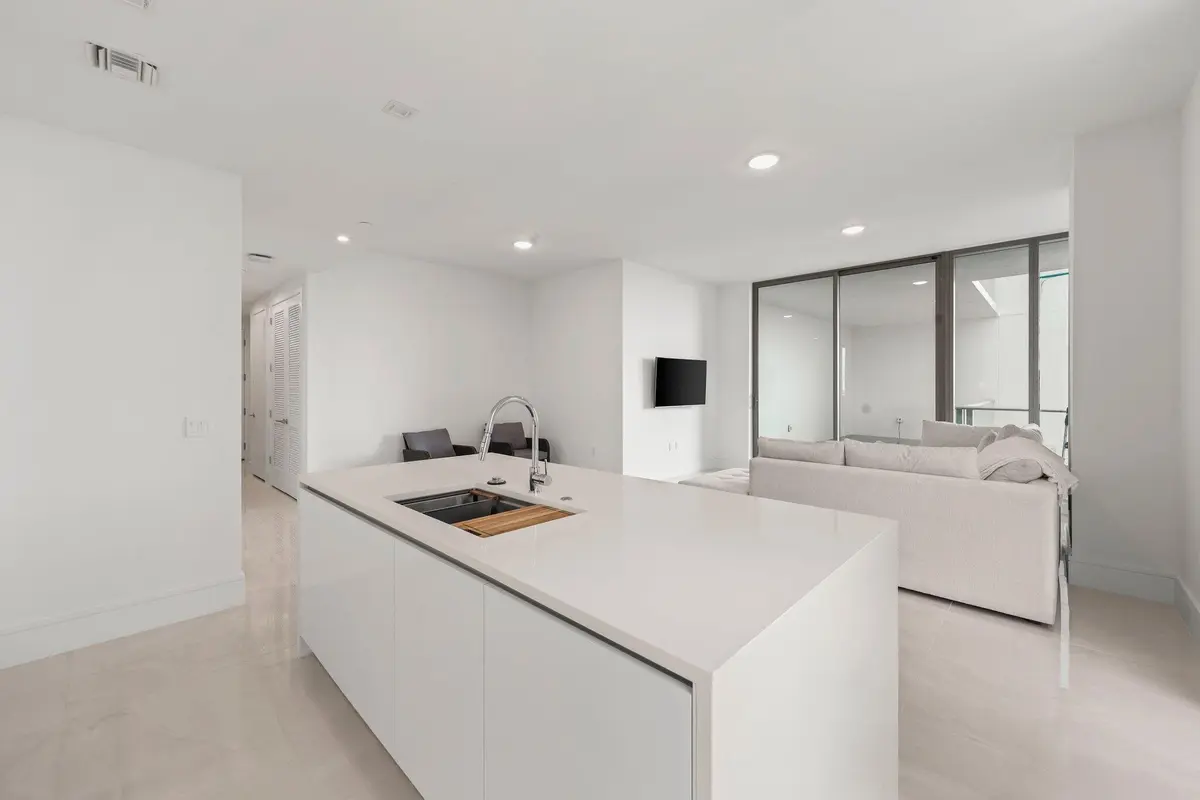 220 Lake Shore Drive - 38.jpg-SMALL at 220 Lake Shore Drive 1125, Lake Park