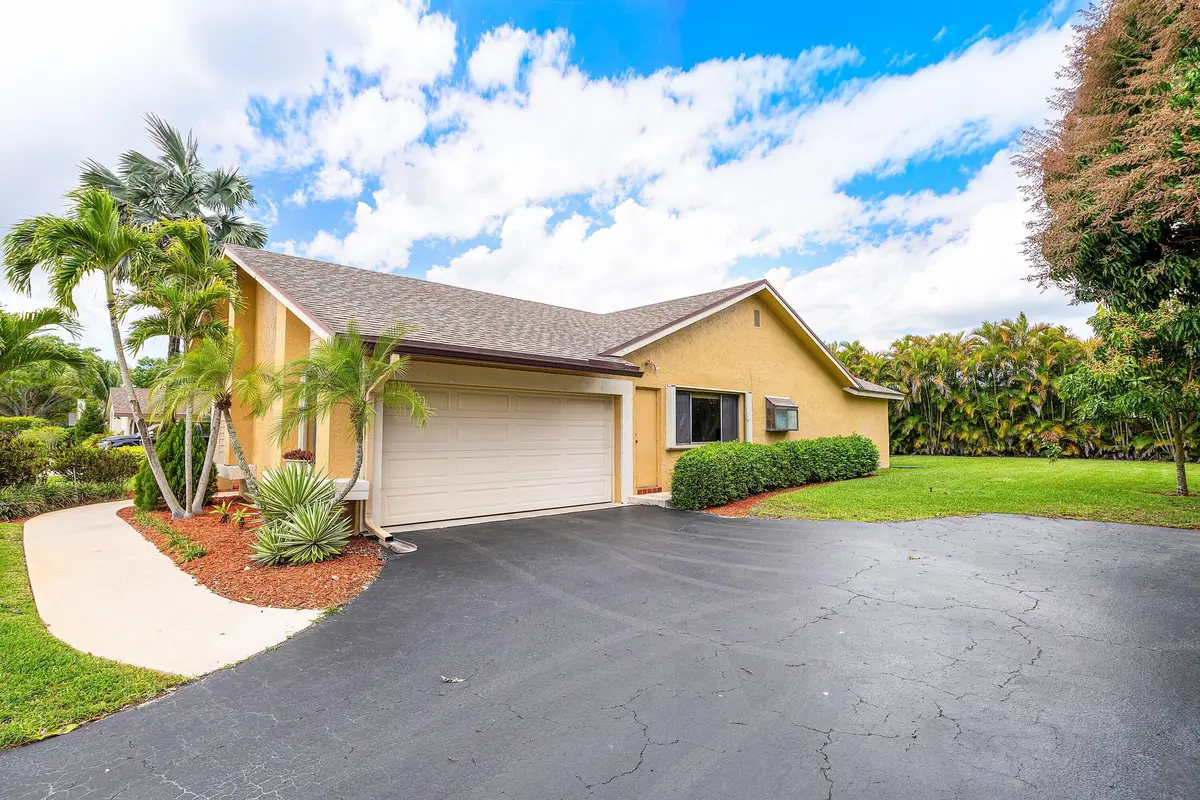 Front exterior at 10299 186th Court, Boca Raton