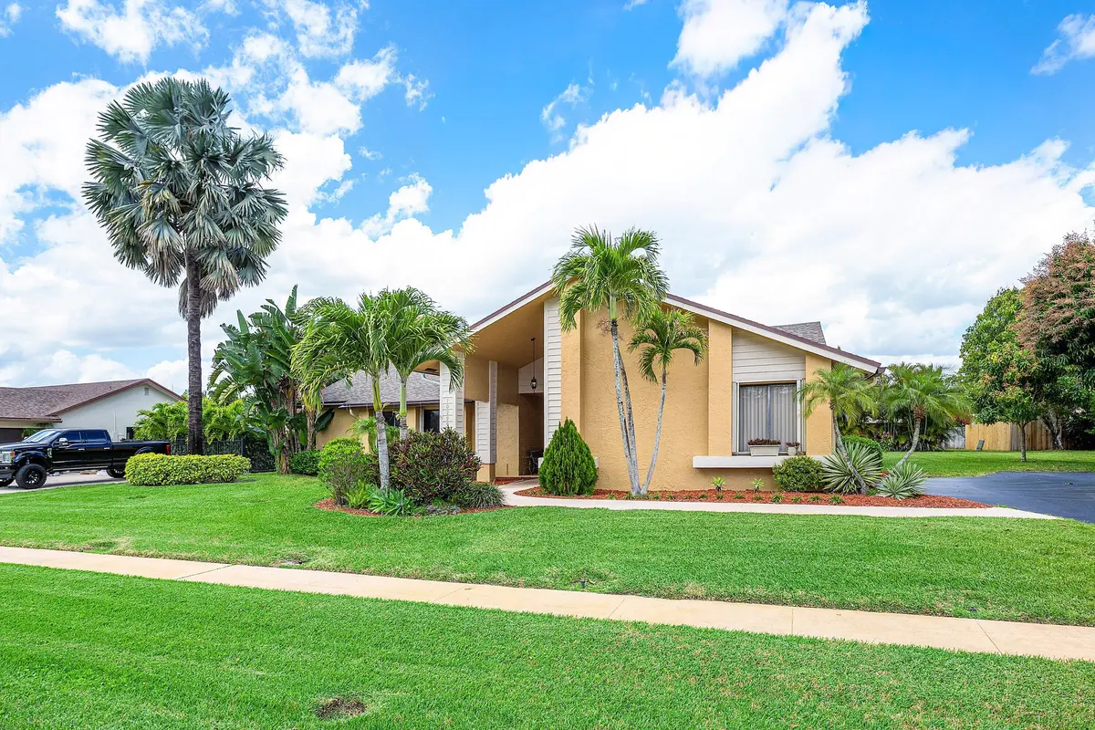 Front exterior at 10299 186th Court, Boca Raton