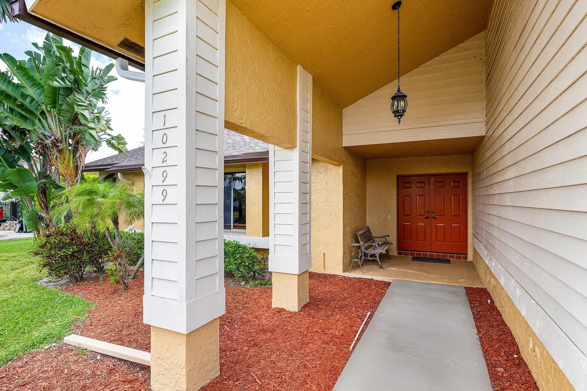 Front exterior at 10299 186th Court, Boca Raton