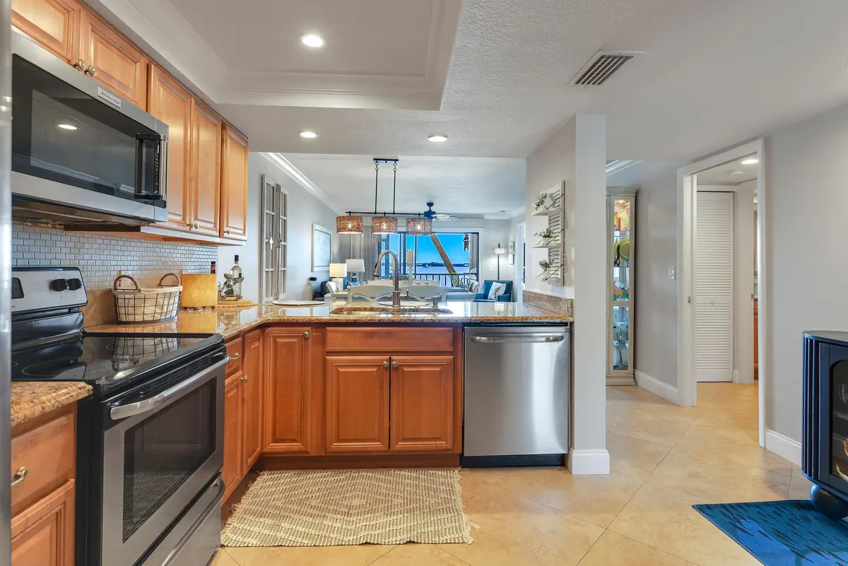 4440 NE Sandpebble Trace 104, Stuart, FL – photo 7