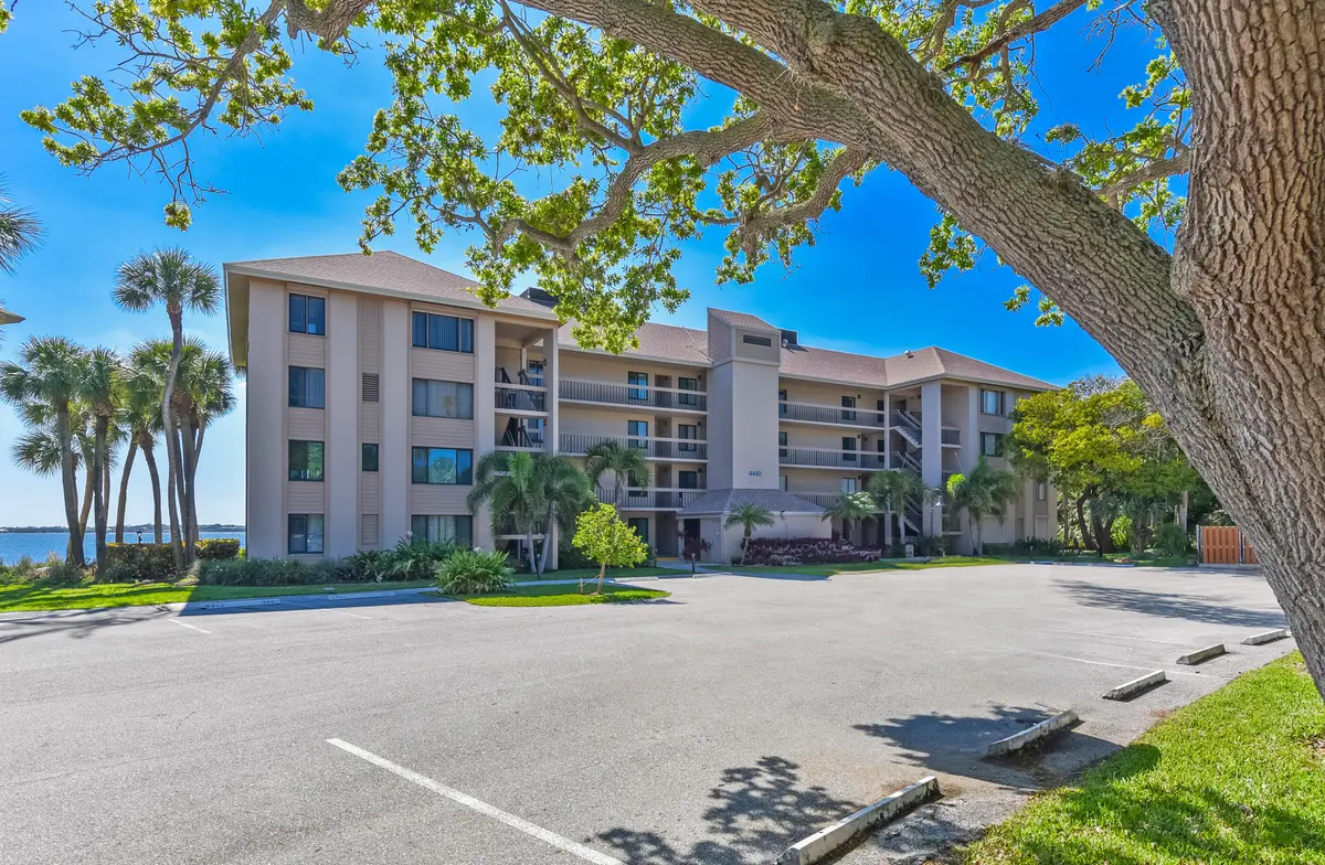 4440 NE Sandpebble Trace 104, Stuart, FL – photo 1