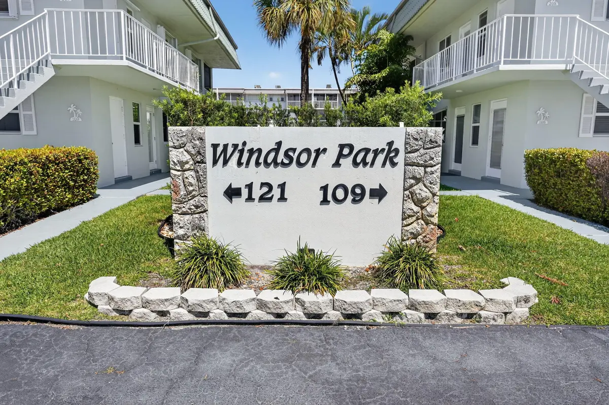 121 Windsor Park at 121 Wettaw Lane 112, North Palm Beach