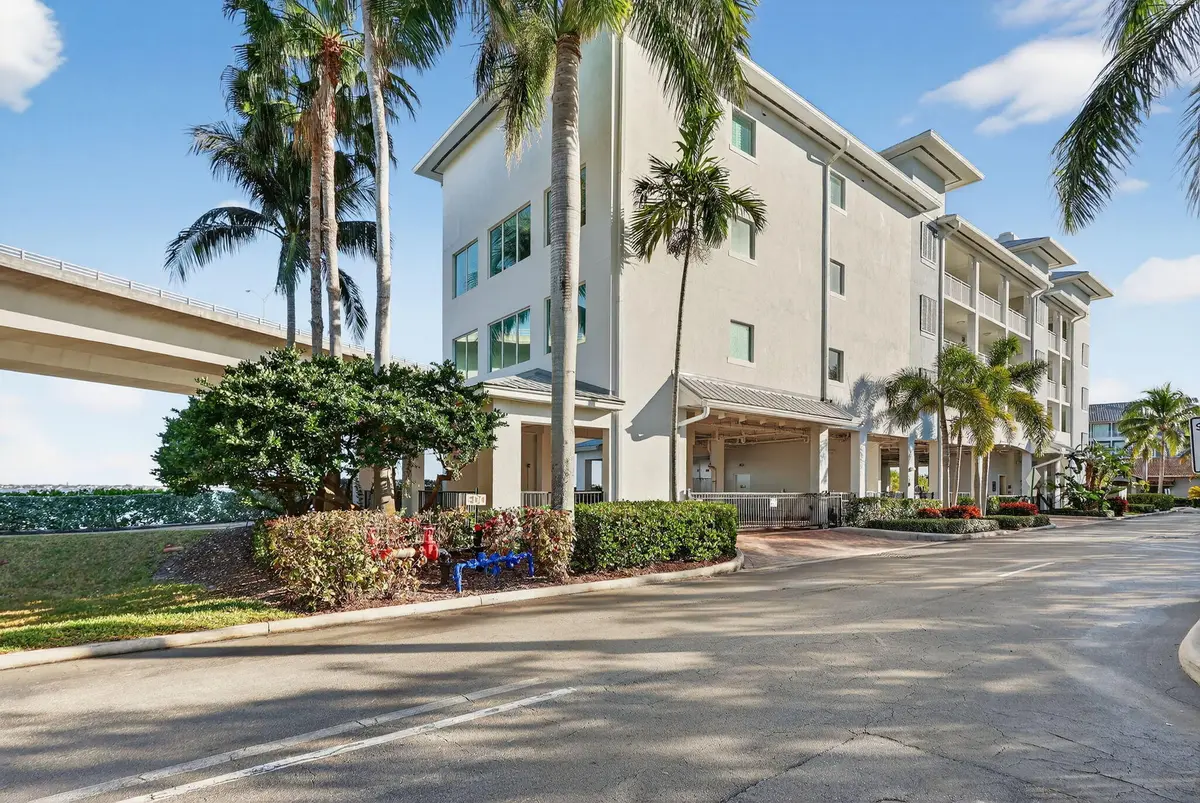 BUILDING ENTRANCE at 415 NW Flagler Avenue 403, Stuart