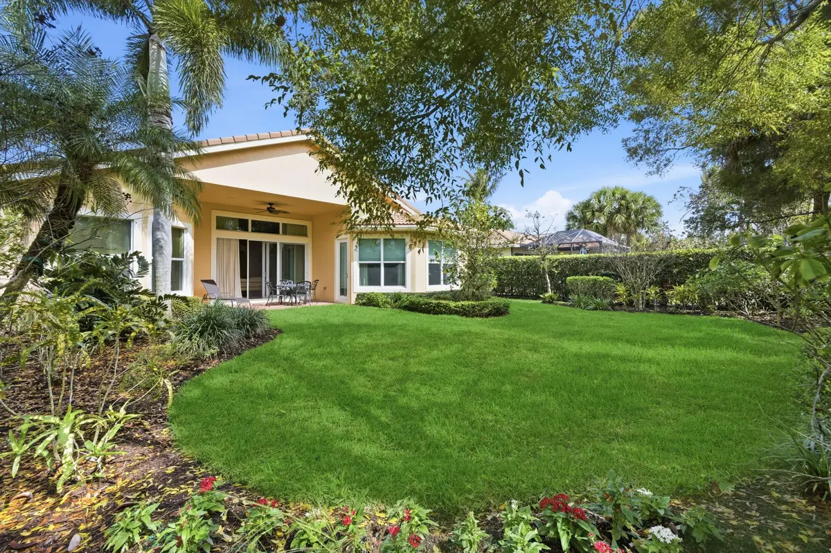 Spacious Backyard at 160 Carina Drive, Jupiter