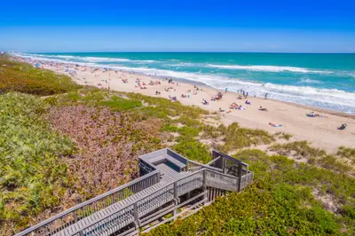 669 NE Plantation Road 308, Hutchinson Island – Condominium for sale