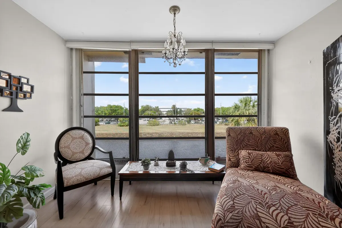 11_8051_Sunrise_Lakes_Dr_N_unit_307_Sunr at 8051 N Sunrise Lakes Drive 307, Sunrise