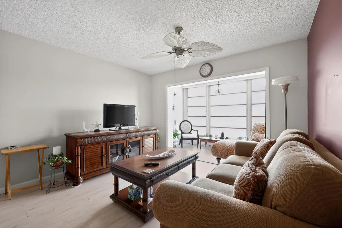 06_8051_Sunrise_Lakes_Dr_N_unit_307_Sunr at 8051 N Sunrise Lakes Drive 307, Sunrise