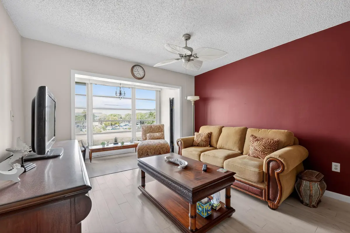 10_8051_Sunrise_Lakes_Dr_N_unit_307_Sunr at 8051 N Sunrise Lakes Drive 307, Sunrise