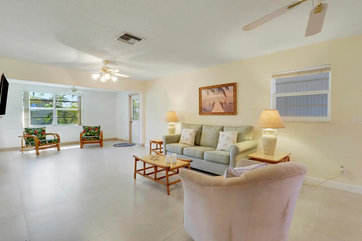 Bright & Open floor plan at 129 Mockingbird Lane, Delray Beach