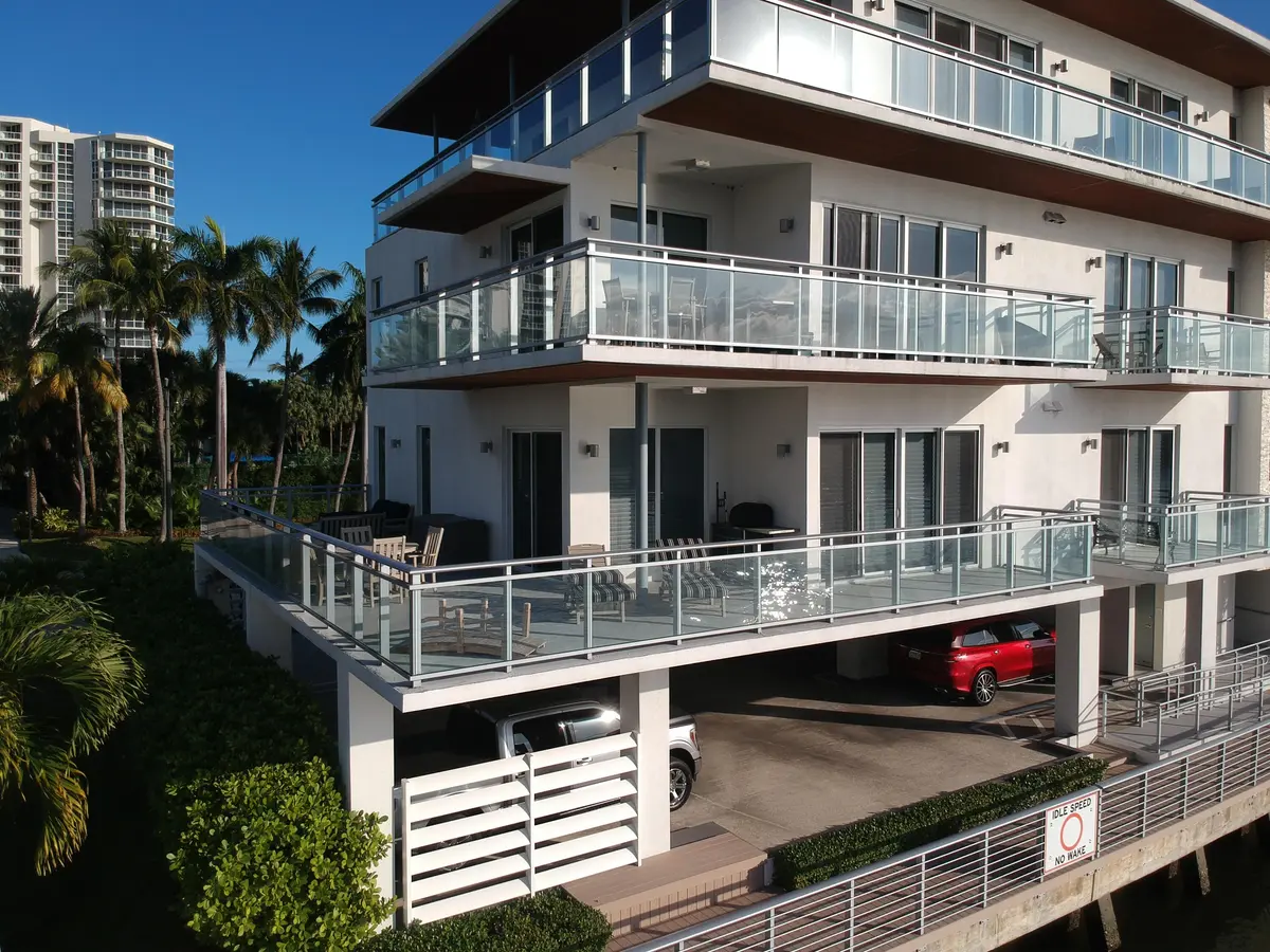 0C9CC44EC13D73B713037003E1CAACFD at 6000 N Ocean Drive 2n, Hollywood