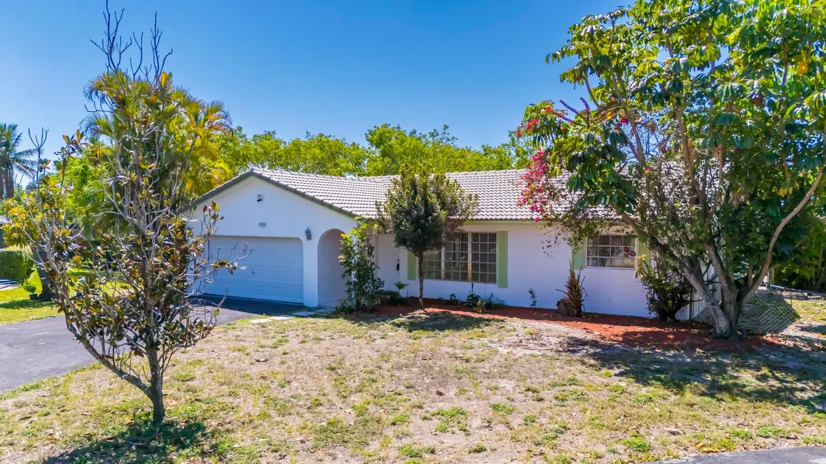 4250 NW 107th Avenue, Coral Springs, FL – photo 2