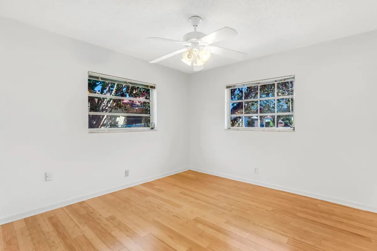 4250 NW 107th Avenue, Coral Springs, FL – photo 4