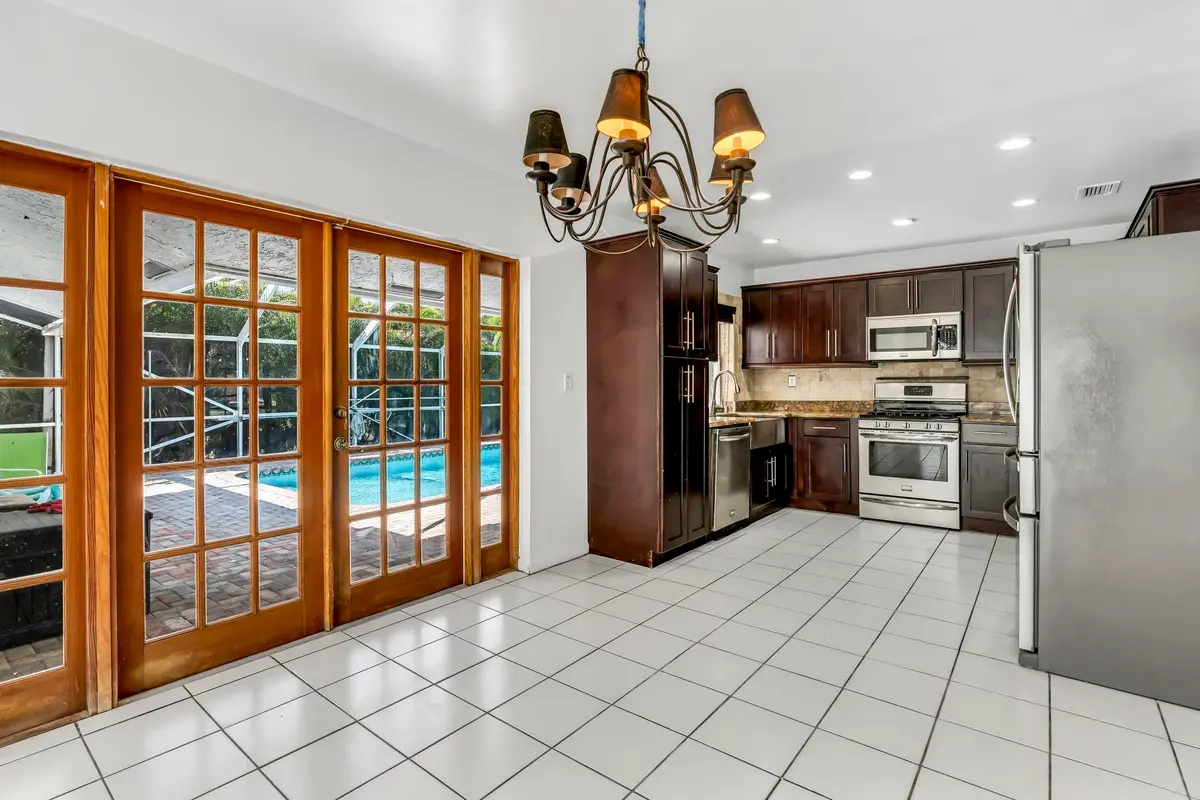 4250 NW 107th Avenue, Coral Springs, FL – photo 6