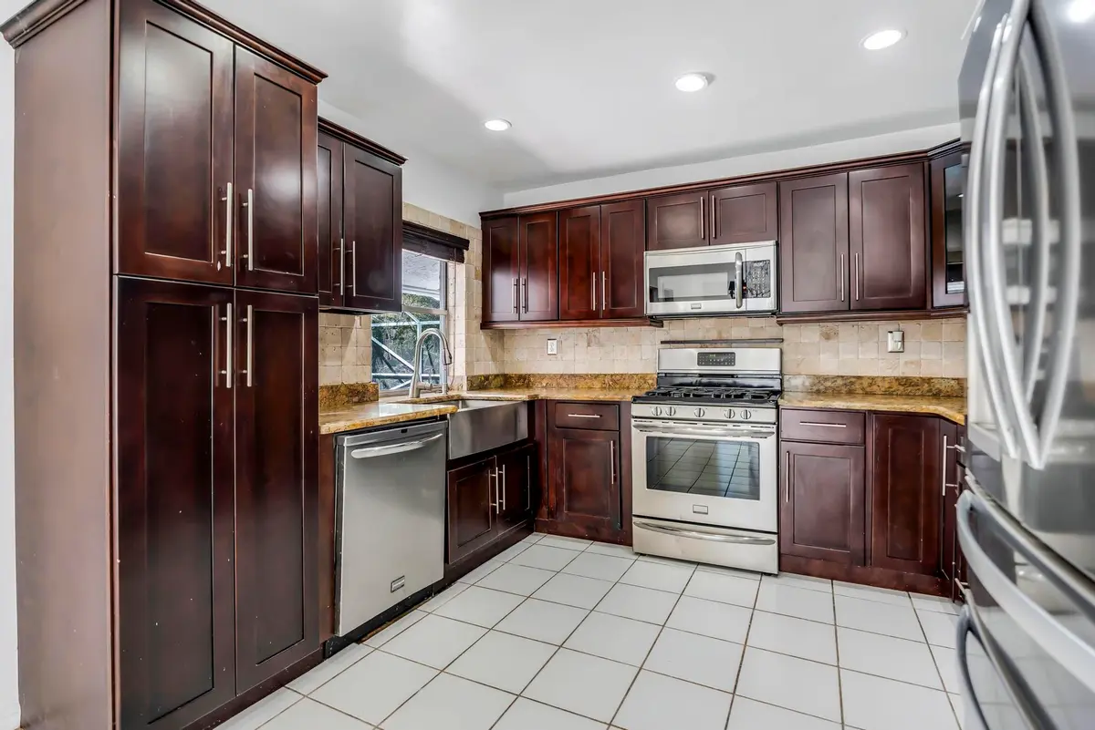 4250 NW 107th Avenue, Coral Springs, FL – photo 7