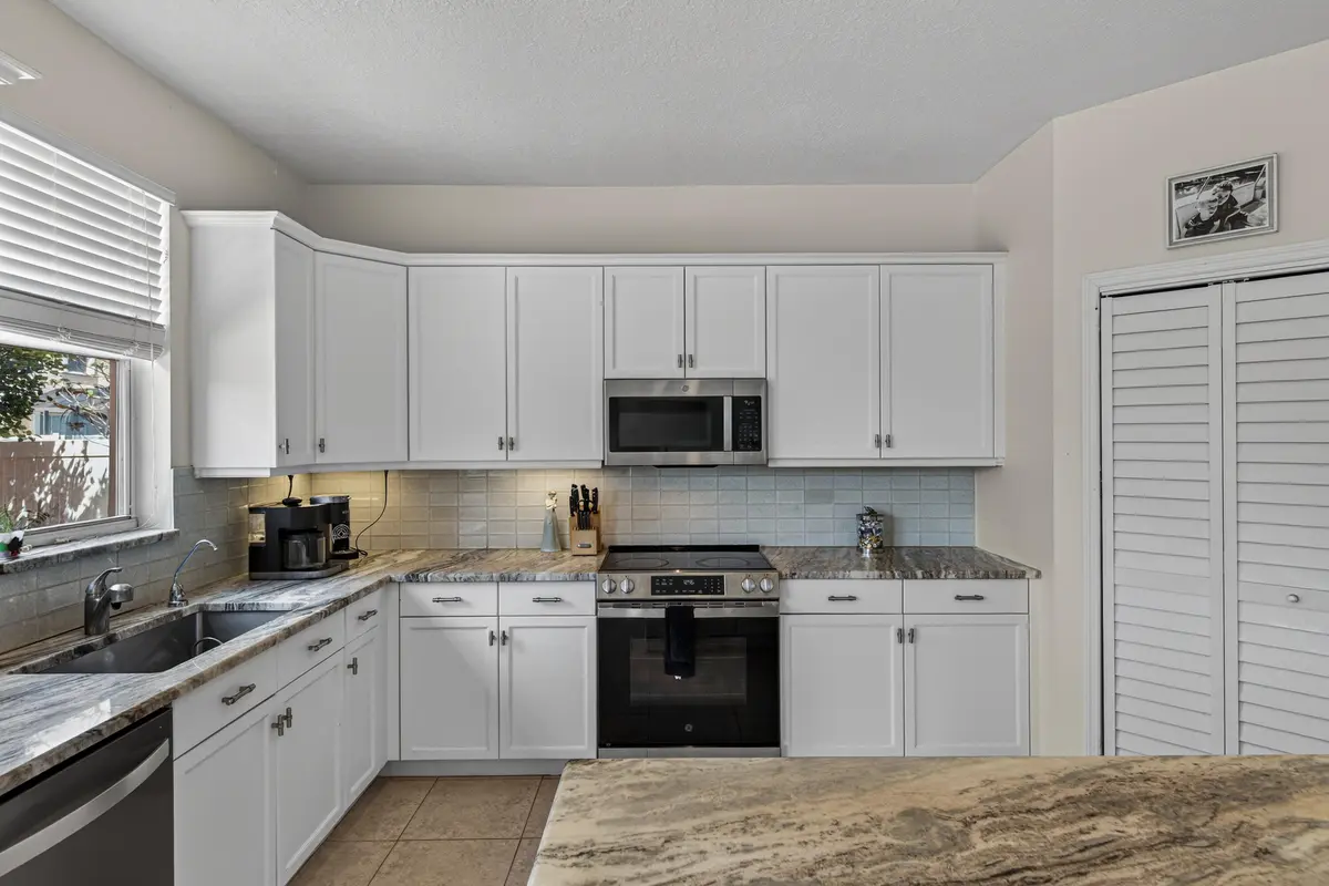 Extensive Space at 2078 Reston Circle, Royal Palm Beach