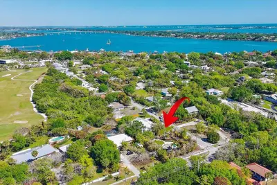 2366 SE Country Club Lane, Stuart – Single Family Residence for sale