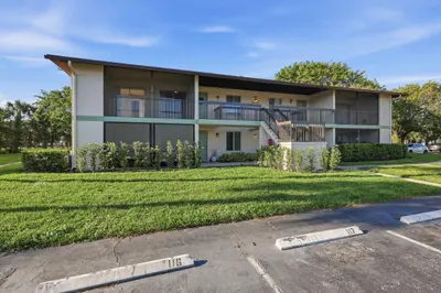 6286 Chasewood Drive E, Jupiter – sold