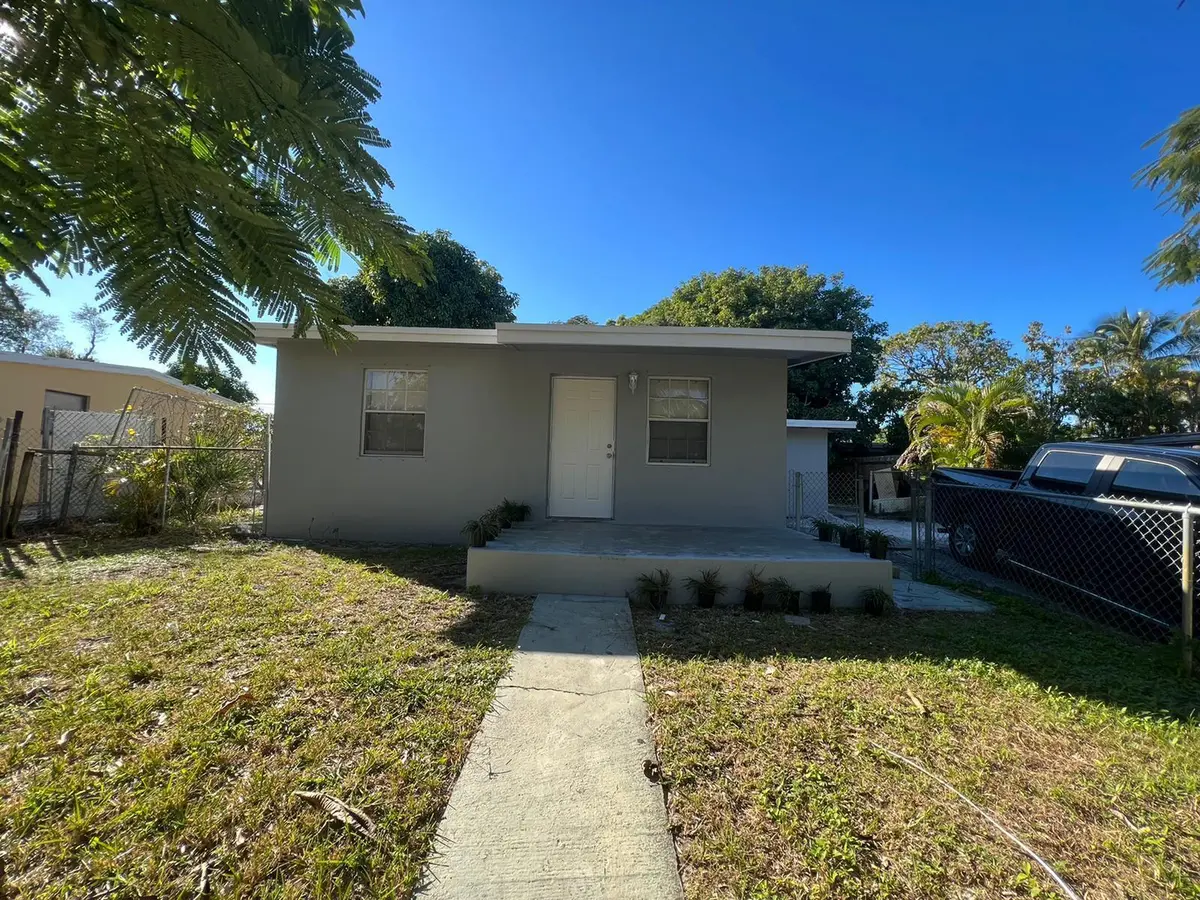 FRONT VIEW at 3265 E Palm Drive, Boynton Beach