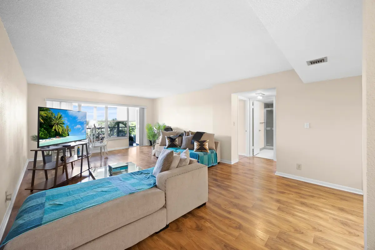 453A0258 at 10777 W Sample Road 508, Coral Springs