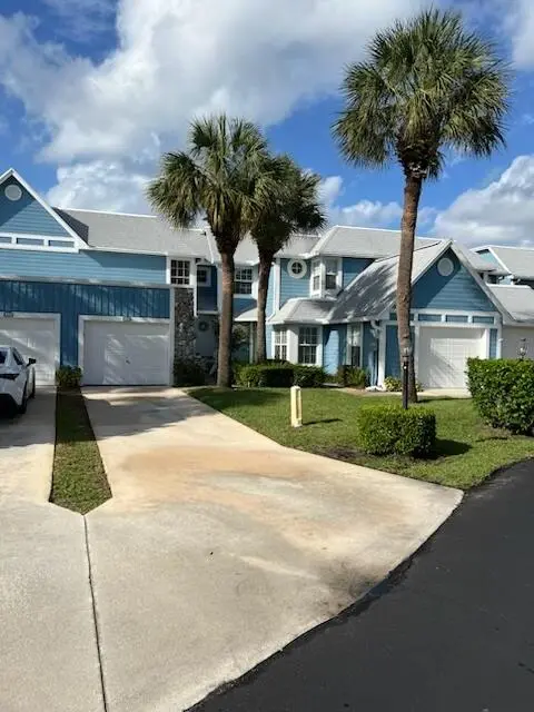 outside of the townhouse at 809 Ocean Dunes Circle  Circle, Jupiter