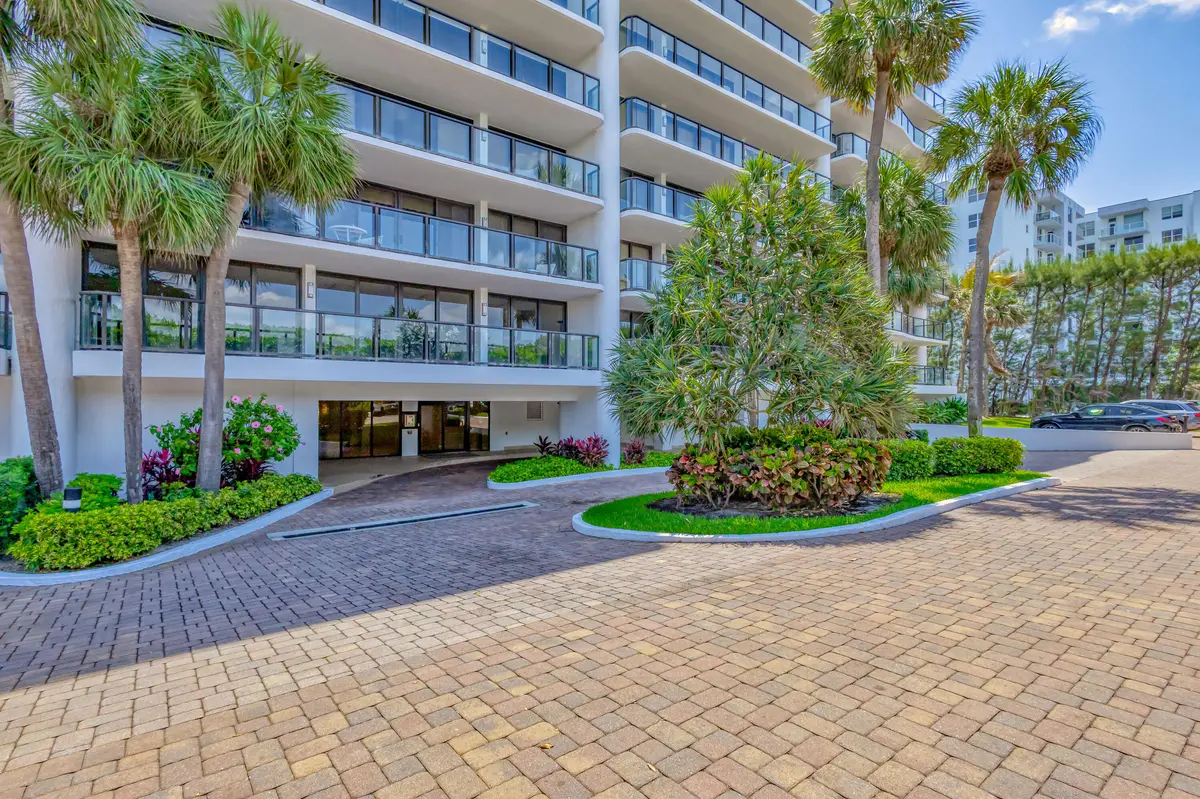 Entrance at 3440 S Ocean Boulevard 401, Palm Beach